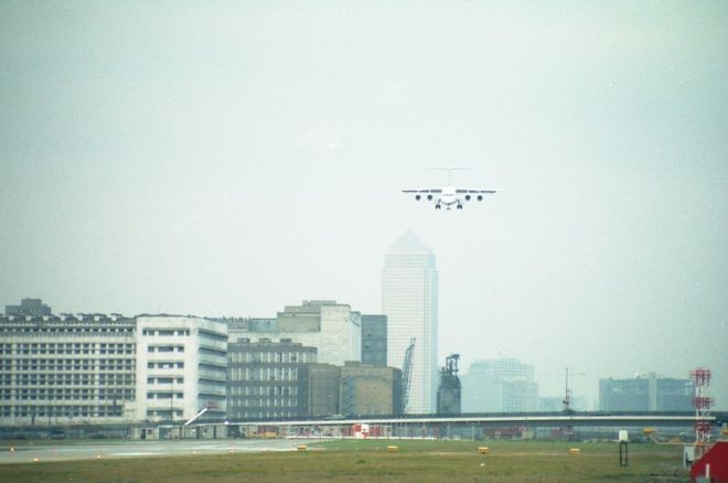1484283931_93339266_9.onecanadasquarelandingc1992.jpg