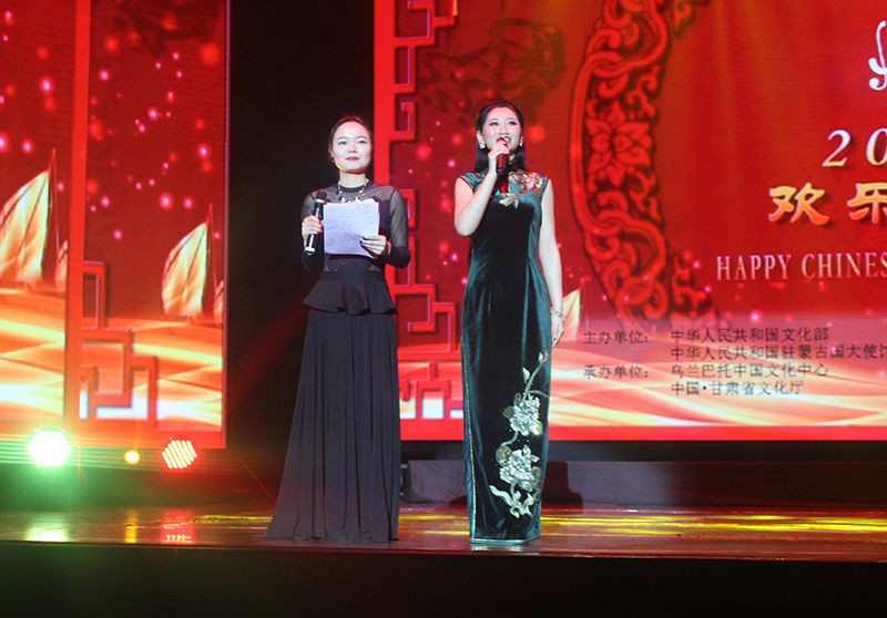 “Дүнхуаний аялгуу ба торгоны замын уянга” уран сайхны тоглолт боллоо